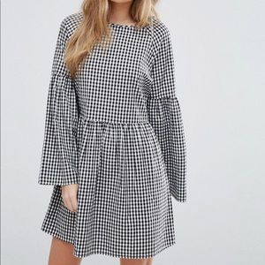 Vero Moda Gingham Bell-Sleeved Dress